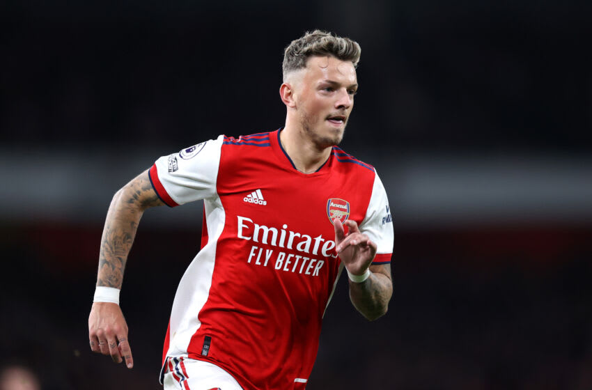 LONDON, ENGLAND - OCTOBER 22: Ben White of Arsenal during the Premier League match between Arsenal and Aston Villa at Emirates Stadium on October 22, 2021 in London, England. (Photo by Alex Pantling/Getty Images)