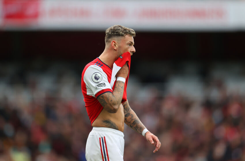 LONDON, ENGLAND - JANUARY 01: Ben White of Arsenal reacts during the Premier League match between Arsenal and Manchester City at Emirates Stadium on January 01, 2022 in London, England. (Photo by Catherine Ivill/Getty Images)