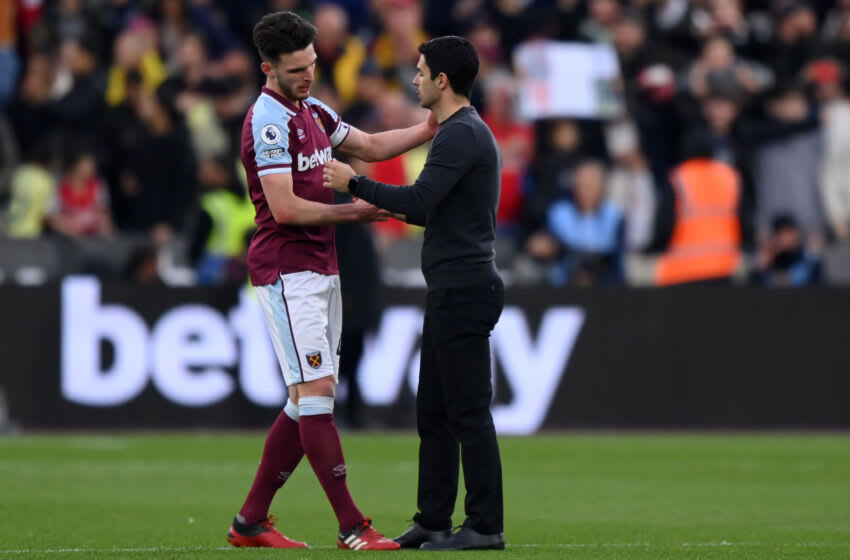 LONDON, ENGLAND - MAY 01: Declan Rice of West Ham United shakes hands with Mikel Arteta, Manager of Arsenal, after the final whistle of the Premier League match between West Ham United and Arsenal at London Stadium on May 01, 2022 in London, England. (Photo by Justin Setterfield/Getty Images)